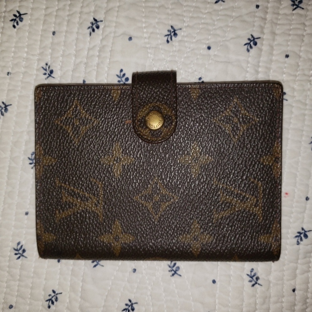 Louis Vuitton cash wallet